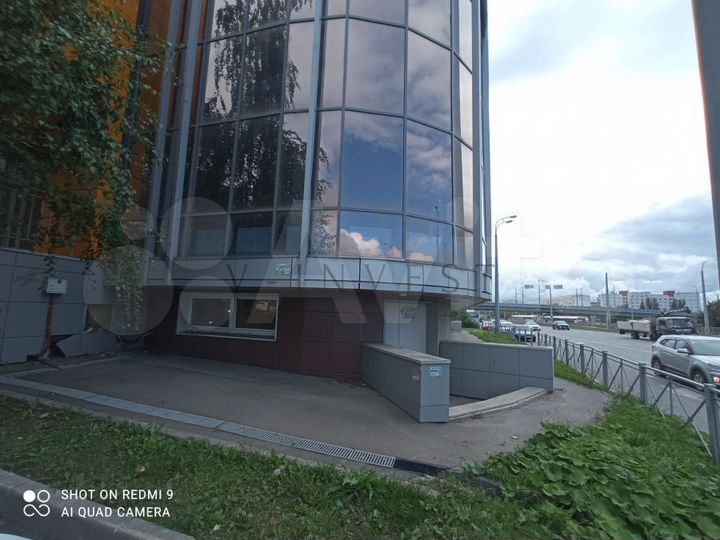 Помещение на первой линии рядом с метро