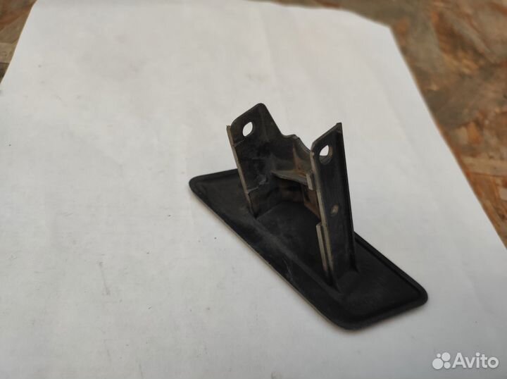 Крышка форсунки омывателя Nissan Almera N16 00 -06