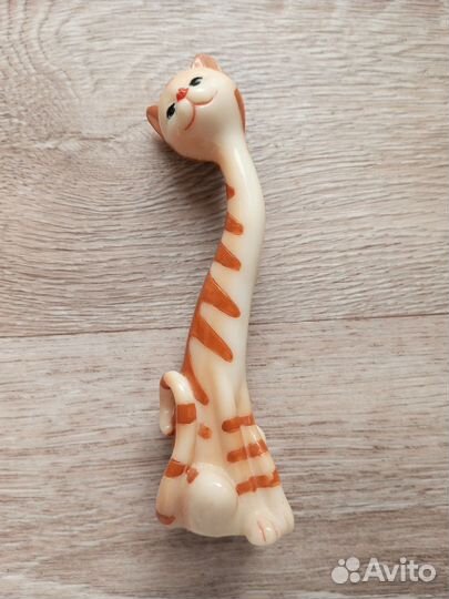 Разные сувениры фигурки