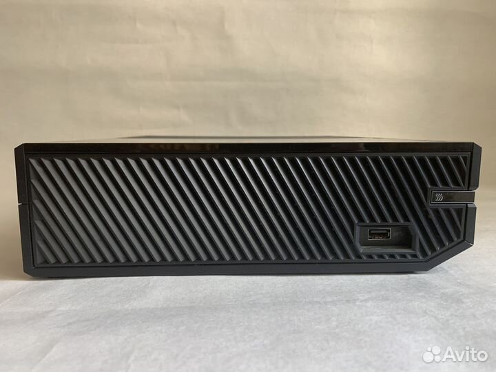 Игровая приставка xbox ONE