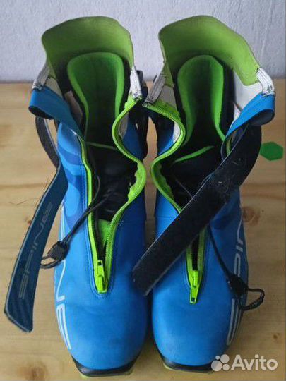 Лыжные ботинки коньковые spine