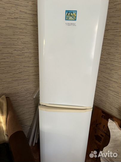 Холодильник vestel