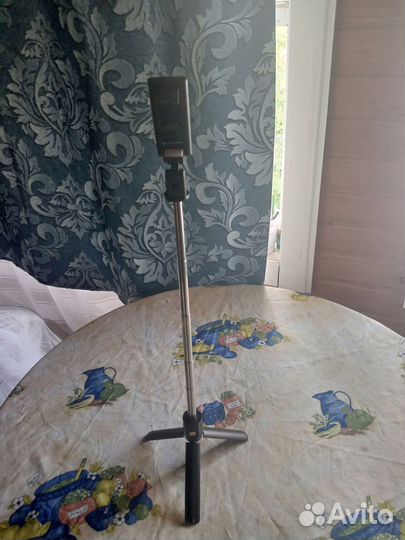 Продам селфи палку блютюз