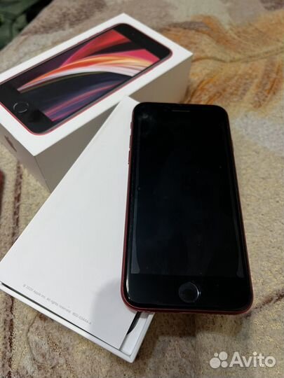 Телефон iPhone se 2020
