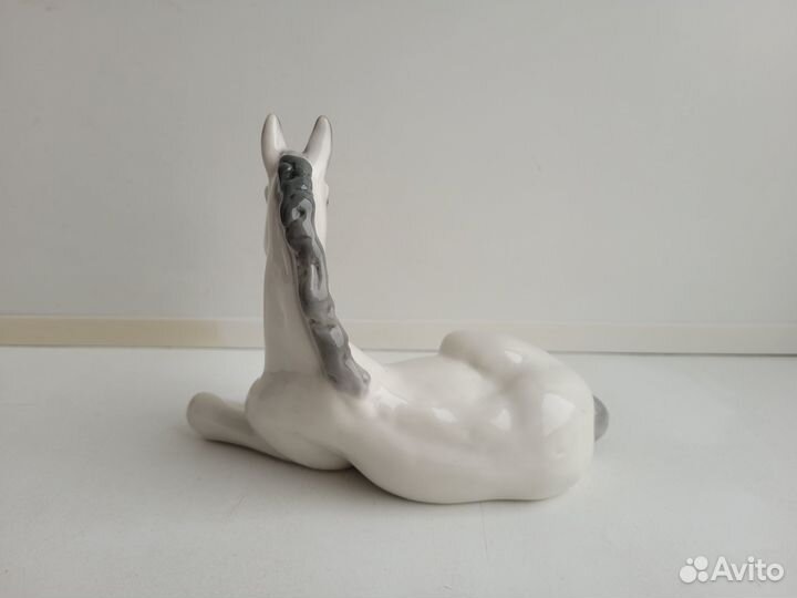 Фарфоровая статуэтка СССР - Белая лошадь. лфз