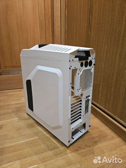 Cooler Master Storm Stryker White