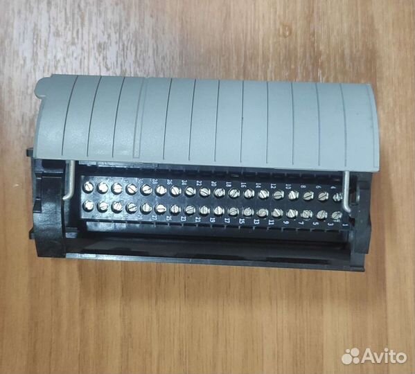 Съемный клеммник Allen Bradley 1756-tbch