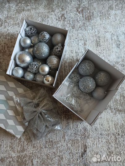 Новогодние игрушки