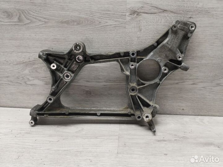 Кронштейн на двигателя Мерседес м651