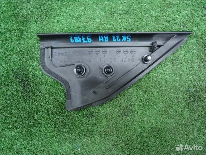 Уголок двери правый Nissan Vanette SK22MN R2