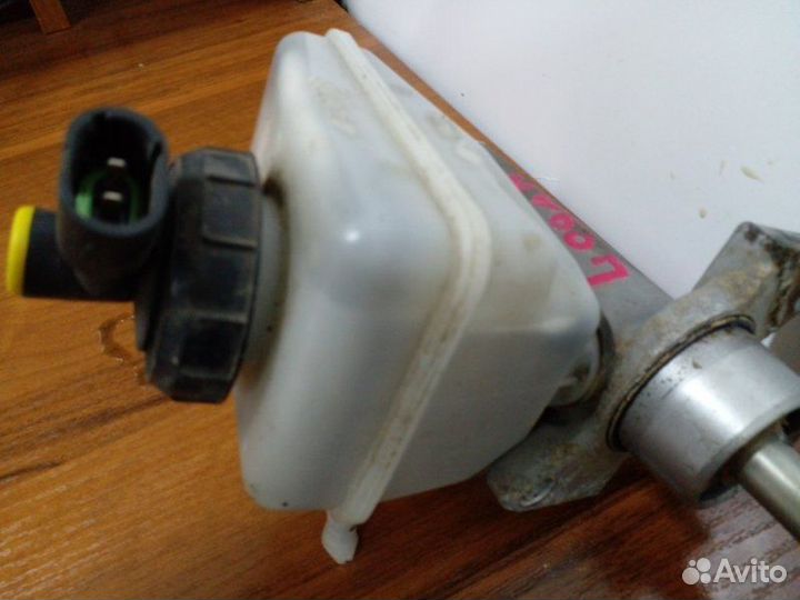 Главный тормозной цилиндр Renault Logan 1