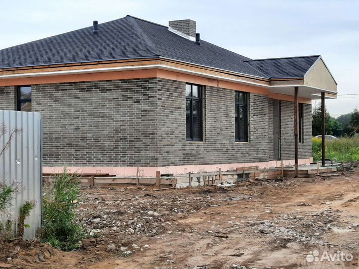 Бригада строителей