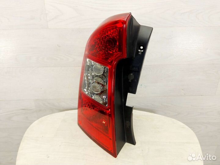 Фонарь задний левый Kia Carens 2006-2012