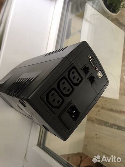Блок бесперебойного питания UPS