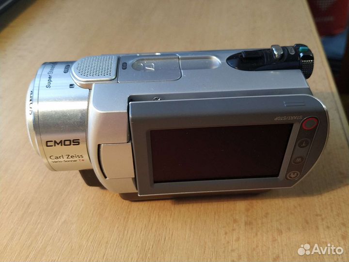 Видеокамера Sony Handycam DCR-SR300E