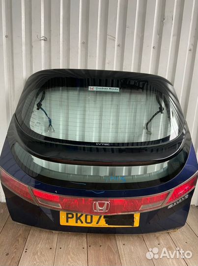 Стекло двери багажника заднее Honda Civic 5D R18A2