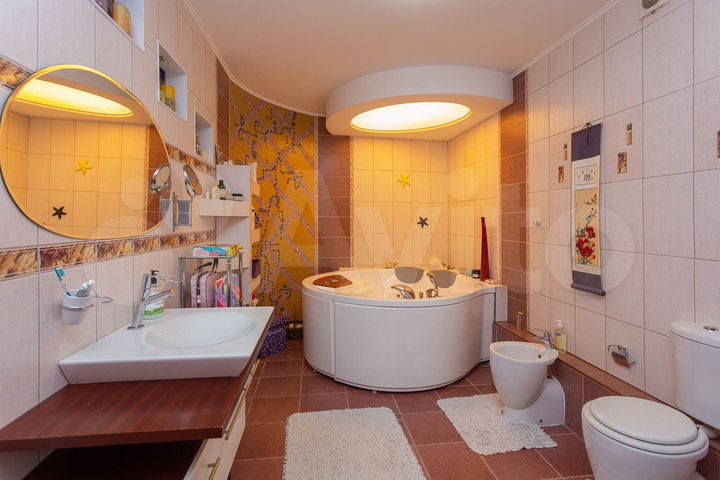 2-к. квартира, 101 м², 2/4 эт.