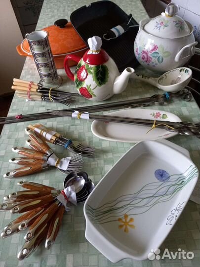 Посуда, кухонная утварь, вилки ложки сервировочные