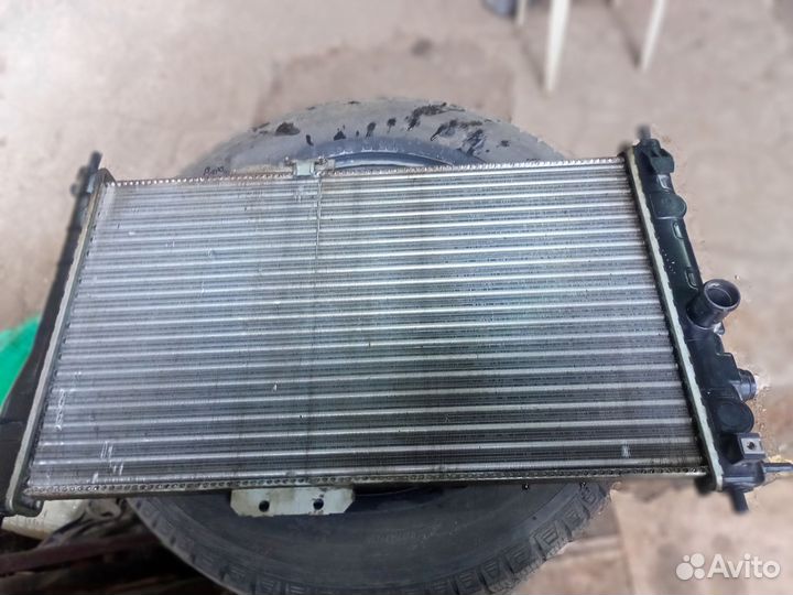 Радиатор охлаждения на Дэу nexia