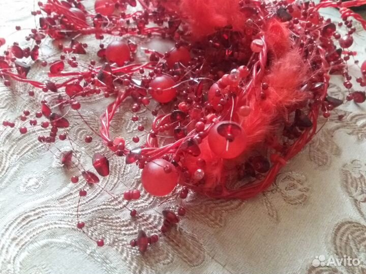 Красная гирлянда на новый год и день влюблённых