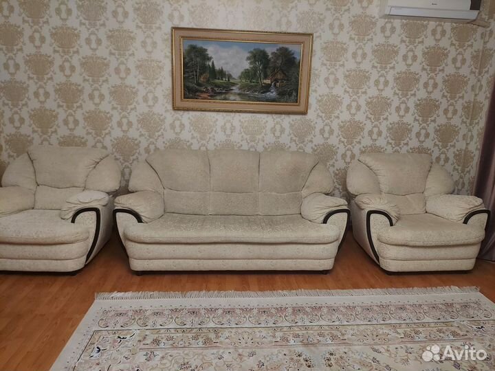 Диваны и холлы