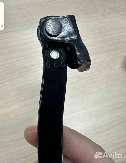 Даерной ограничитель для авто тойота камри 70