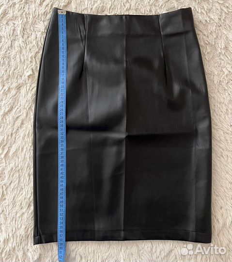 Кожаная юбка миди