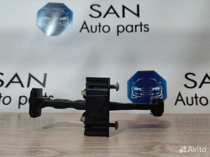 Ограничитель двери передний Bmw 5 F10 N52B30AF