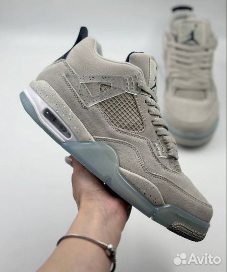 Новинка Nike Jordan 4 Retro