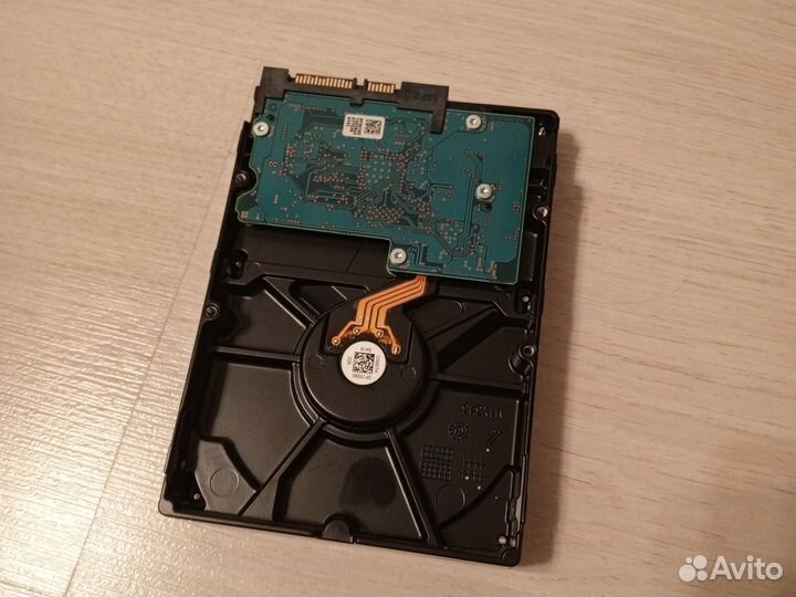 Toshiba 500 GB с небольшой наработкой