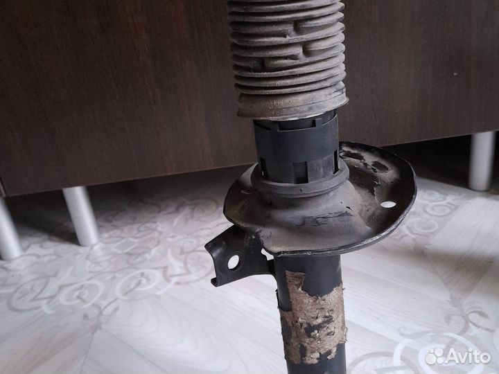 Амортизатор,стойка передняя/левая,правая