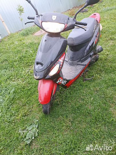 Продам скутер Omaks