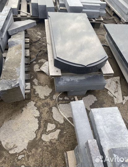 Памятник из Карельского гранита Габро-Диабаз