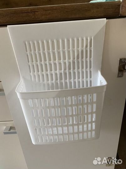 Корзина подвесная на дверь