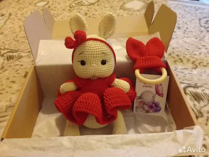 Вязаные игрушки зайка