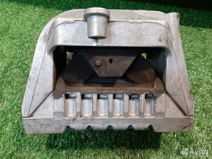 Опора (подушка) двигателя правая volkswagen Toura