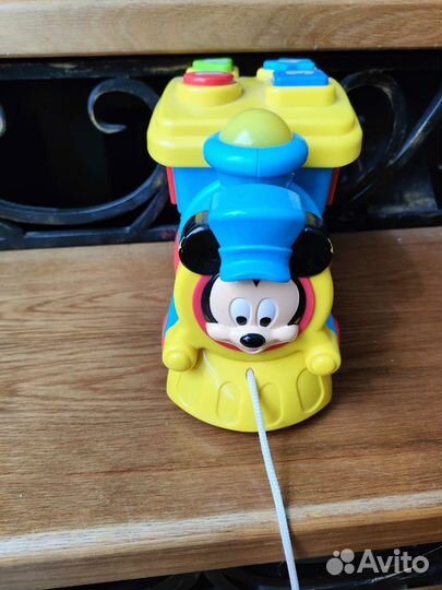 Игрушка-каталка Disney Паровозик Микки и друзья