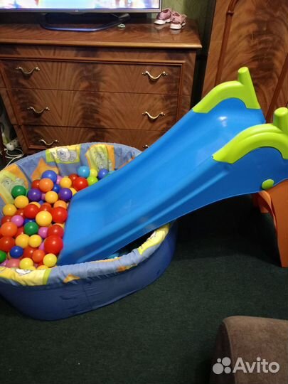 Сухой бассейн с шариками