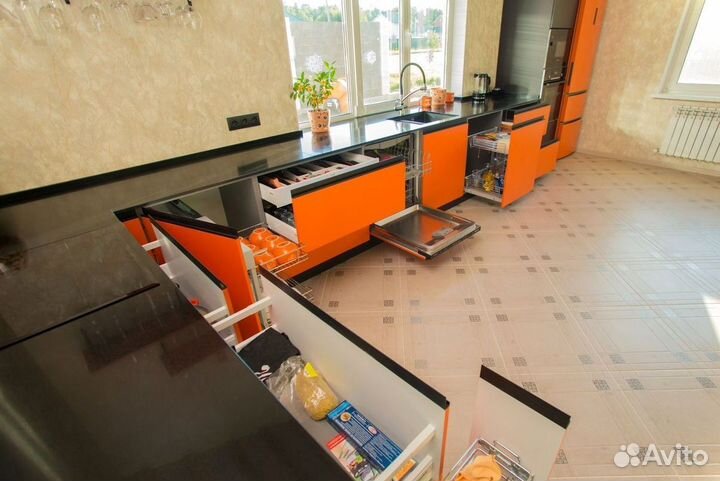 Кухня в потолок на заказ