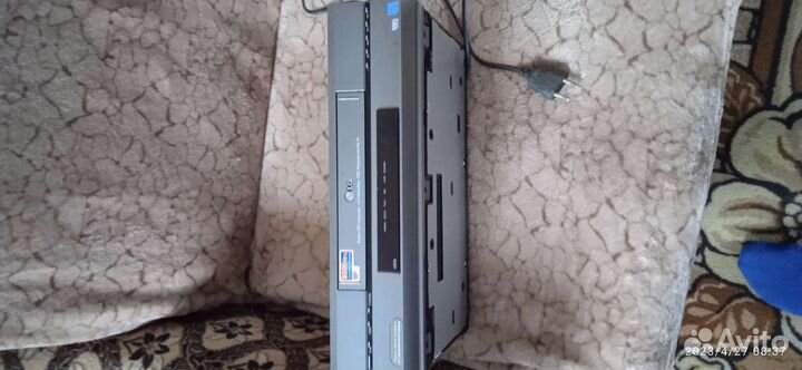 Видеомагнитофон кассетный