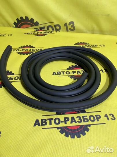 Уплотнитель в проем задний правый Kia Rio 3 QB