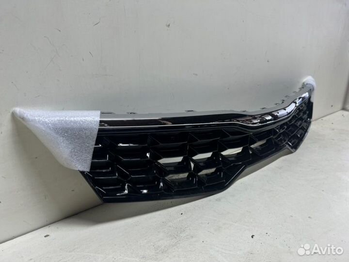 Решетка бампера передняя Kia Rio 4 2020