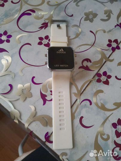 Часы adidas