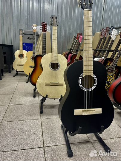 Акустическая гитара / классическая