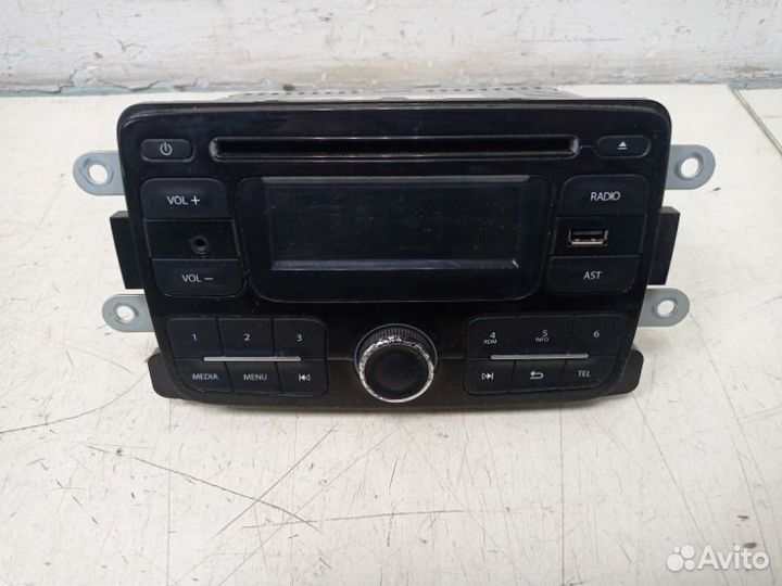Магнитола Renault Logan 2 L8 H4M438. 1.6 2017