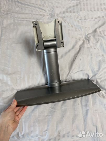 Телевизор dexp F32C7100B с подставкой