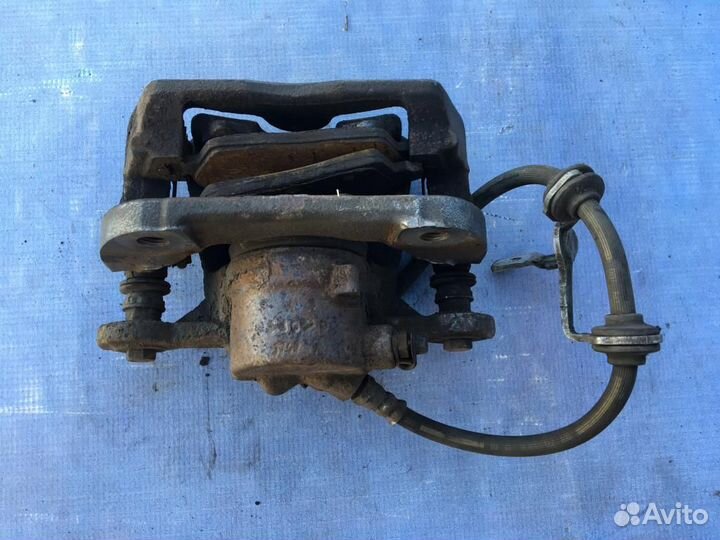 Суппорт передний правый BMW 1-серия E87/E81