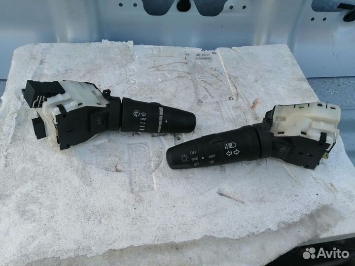 Переключатель подрулевой nissan tiida C11