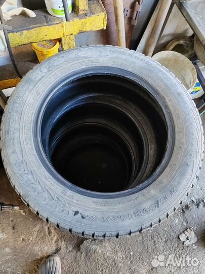 Nokian Tyres Hakkapeliitta CS 205/60 R16 28