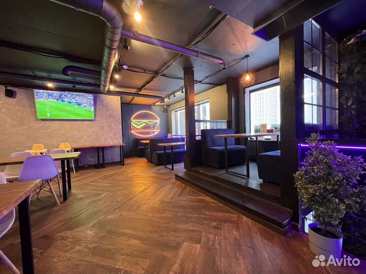 Современное фудкорт кафе